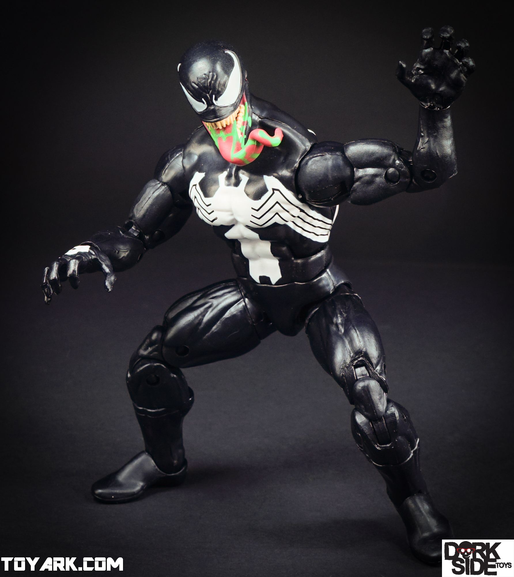 Marvel-Legends-Venom-018.jpg