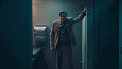 short-breathing-leonardo-dicaprio-1d4lasz4n6rvu9hc.gif